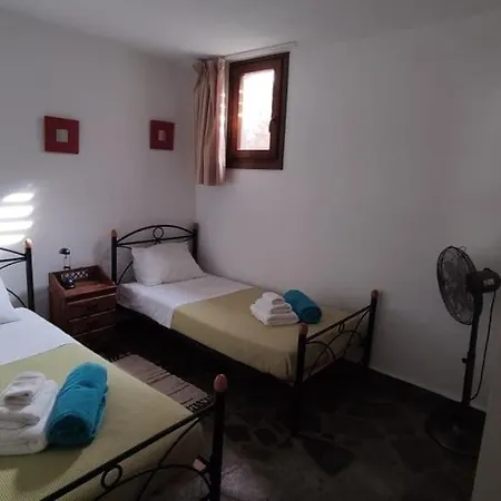 Laura Dom wakacyjny Páros