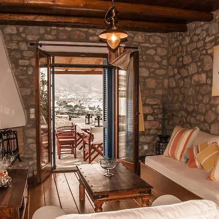 Laura Dom wakacyjny Páros